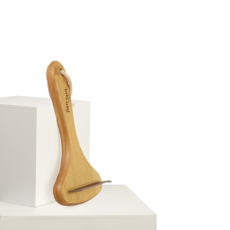 Dan & Sam – Bamboo Rotating Fine Tooth Rake