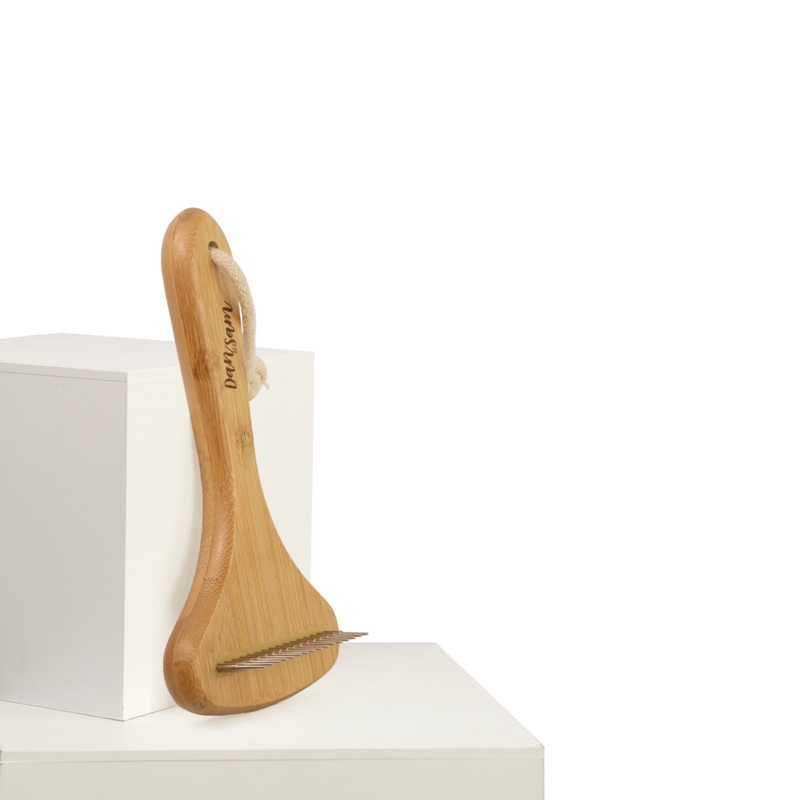 Dan & Sam – Bamboo Rotating Wide Tooth Rake