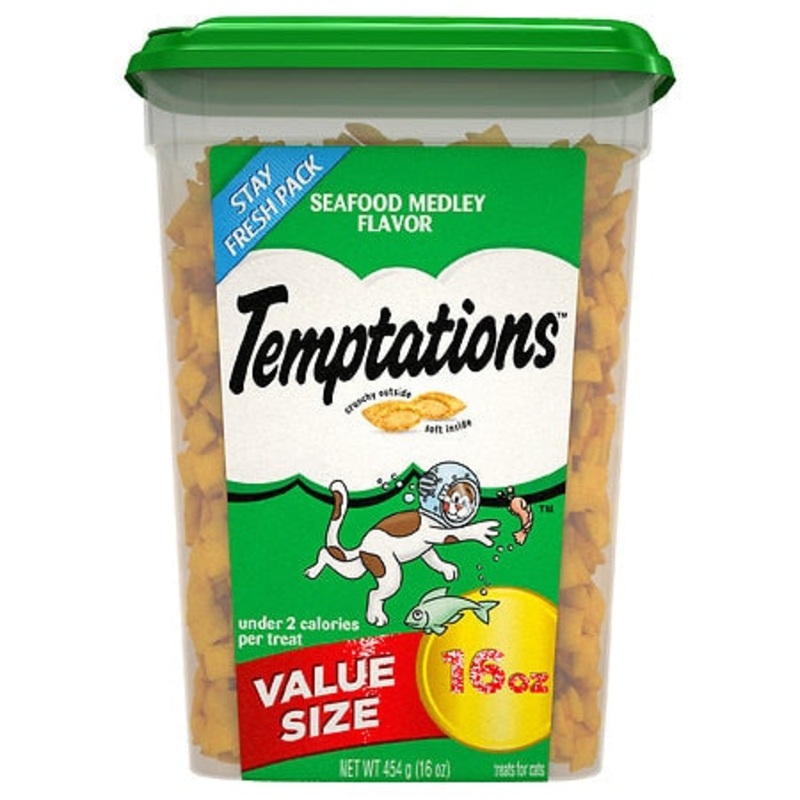 TEMPTATIONS Classic Crunchy and Soft Cat Treats Seafood Medley Flavor  16 oz. Tub